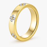 Flora Clover Flush Moissanite Band