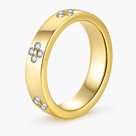 Flora Clover Flush Moissanite Band